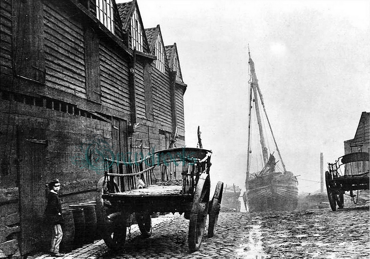 Derby Gate, Old London - click image to return